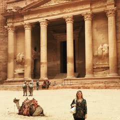 Becky Lukovic in front of the Treasury in Petra - Travel Agent Chatter